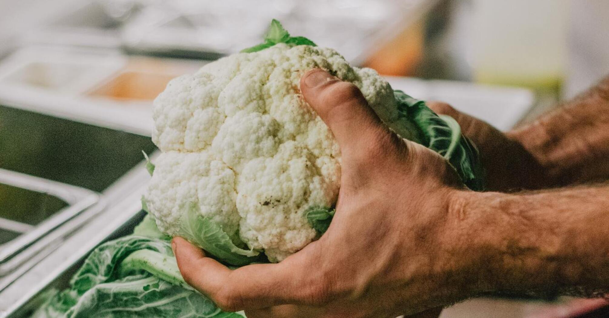 How to bake whole cauliflower: an idea for a quick lunch