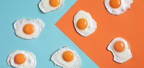 Jak łatwo usmażyć jajka bez przypalania: życiowy hack