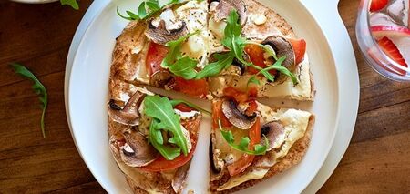Homemade pizza without baking: 10 minutes to prepare