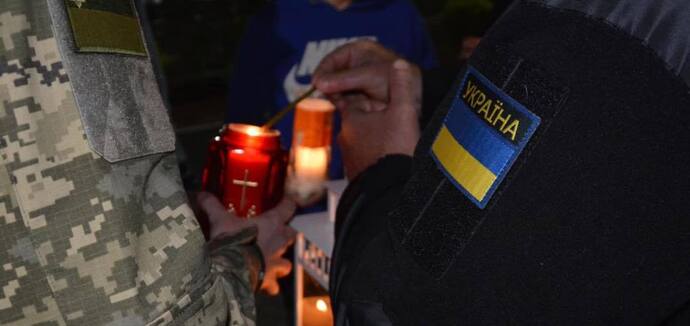 The Holy Fire delivered to Ukraine: first photos