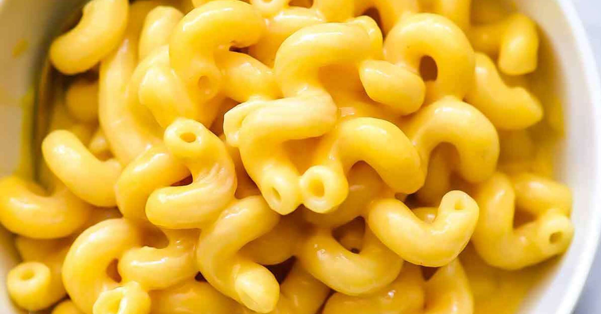 Pasta with cheese in 10 minutes: cooked in a pan