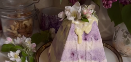 Curd custard berry and lemon Easter cake: how to make a delicious dessert for Easter