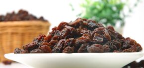 Delicious raisins: why soaked are healthier than raw