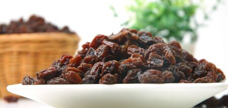 Delicious raisins: why soaked are healthier than raw