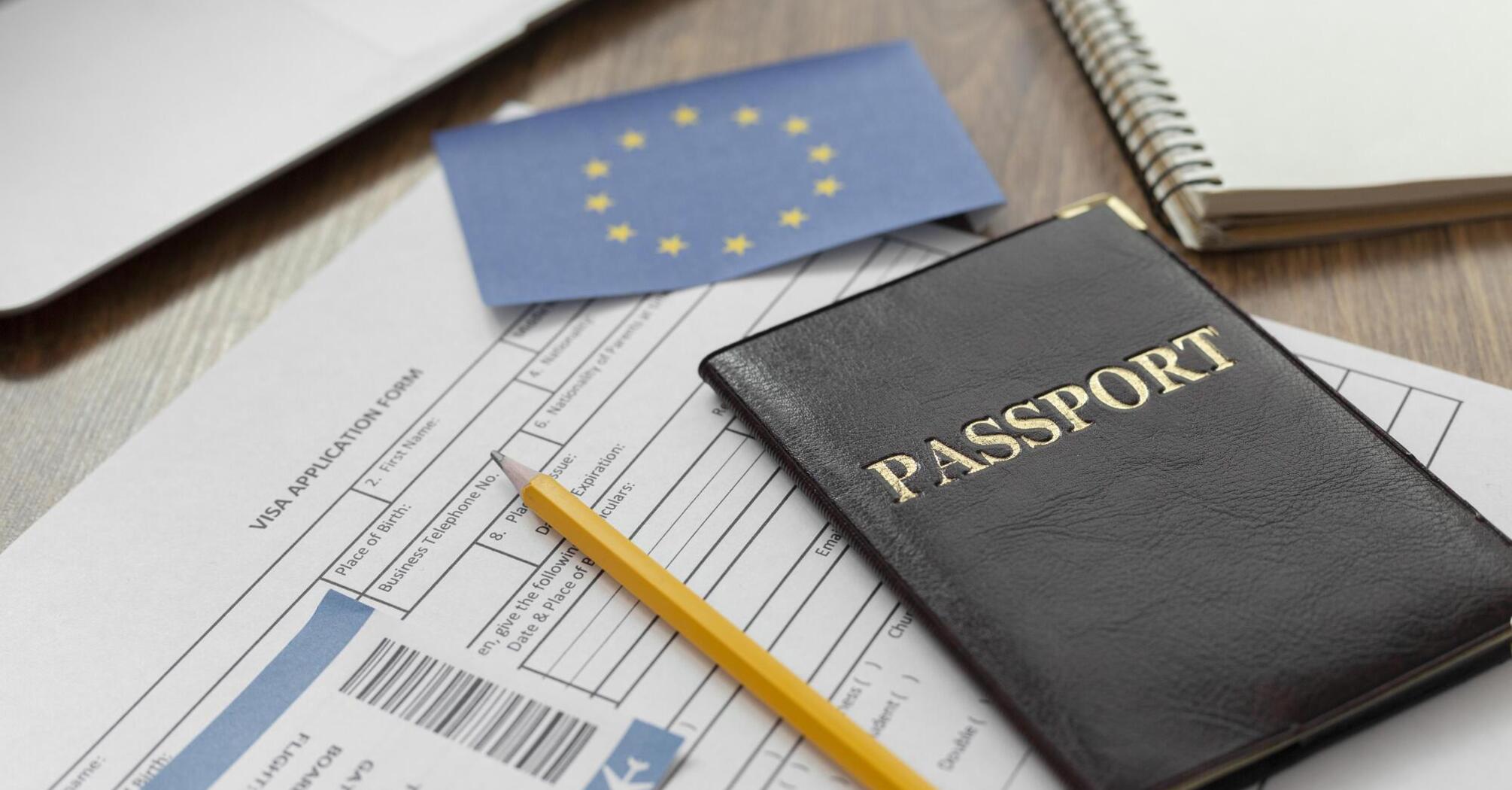 Постійне проживання в Європі: що потрібно знати про права та обмеження