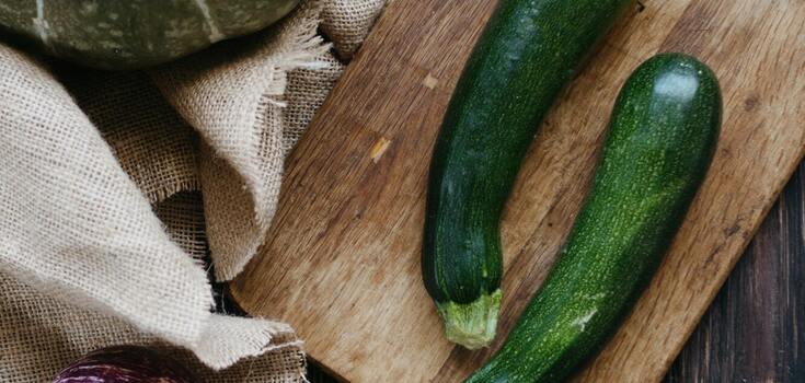 Zucchini mini pizzas: no baking required