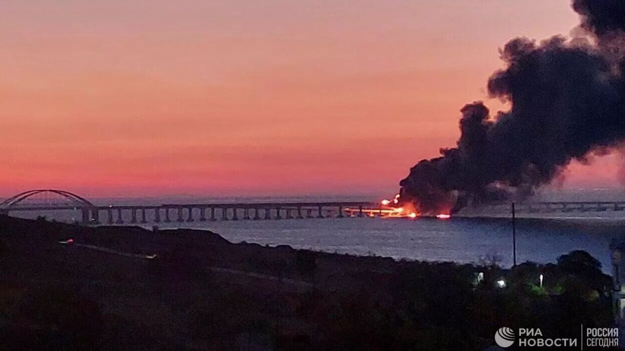 A lot of missiles are needed to destroy the Crimean bridge, but experts know where to hit - Yevlash
