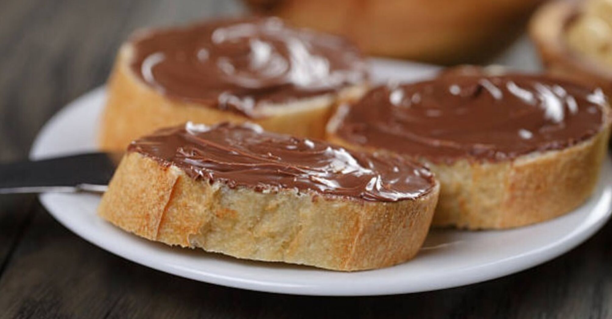 Chocolate processed cheese in 15 minutes: perfect with bread and toast