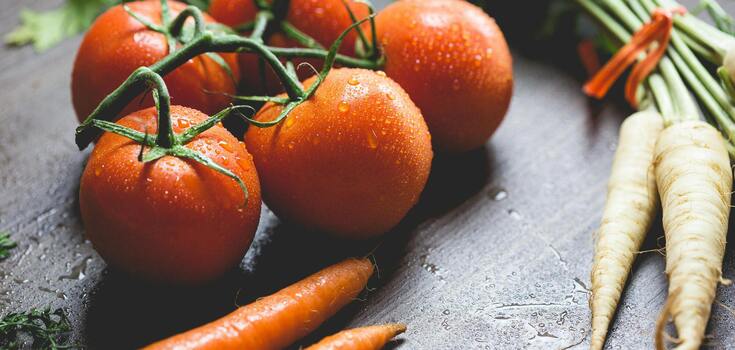 Why wash vegetables and fruits with vinegar: this life hack will help you save money