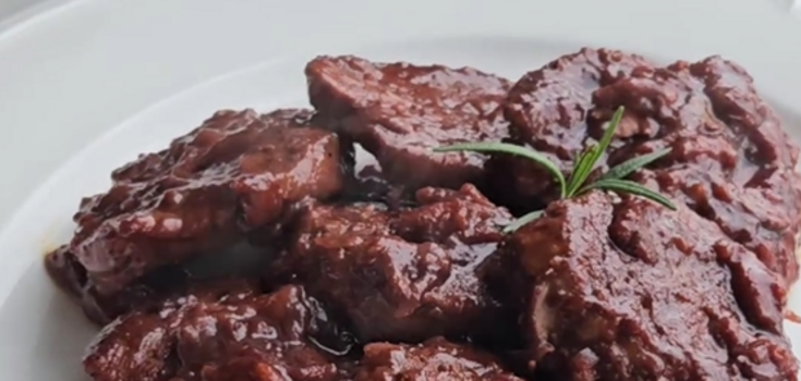 What sauce to cook pork with to make it soft and juicy: we share the most successful recipe