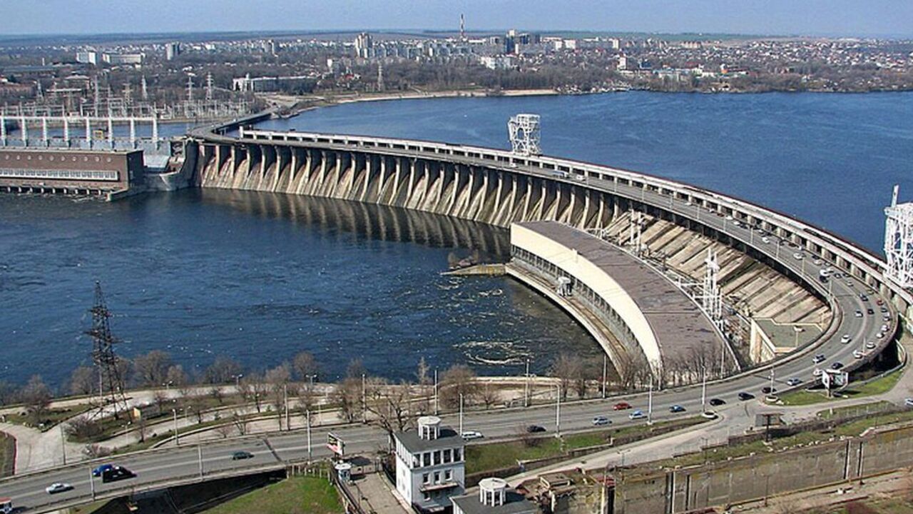 Traffic across Dnipro hydroelectric power plant temporarily blocked after overnight Russian attack
