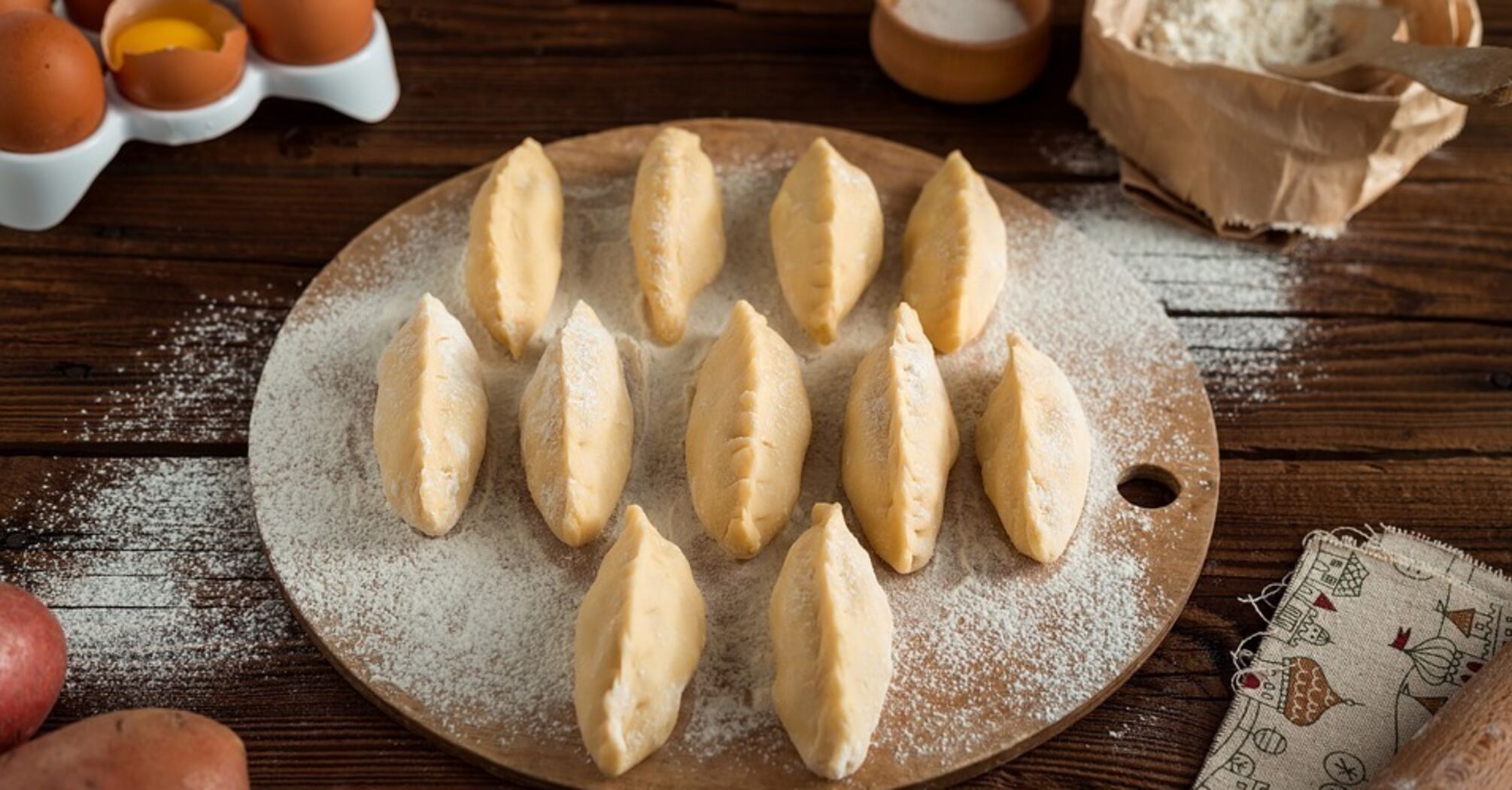 Pies that always stay soft: life hacks for cooking