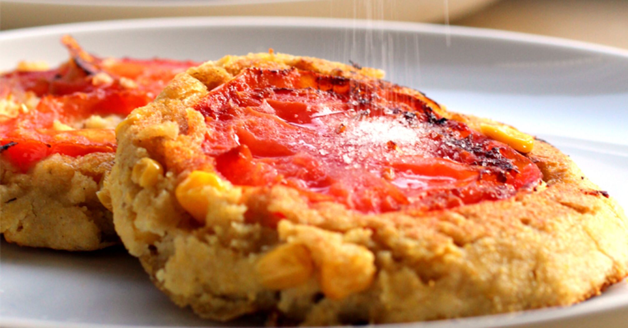 How to make tomato pancakes: a simple snack in 10 minutes