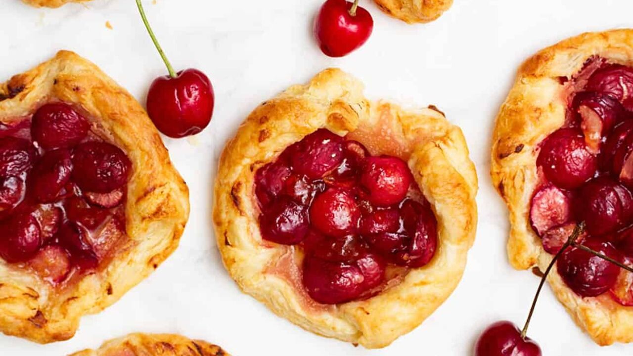 Universal frozen cherry filling: suitable for any baking