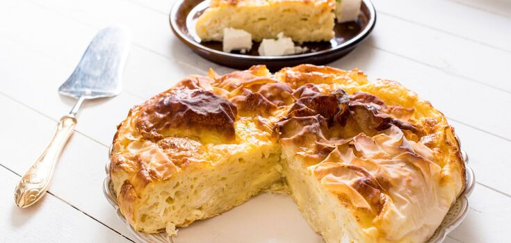 Lazy pita and cheese pie: very quick to bake and enough for everyone