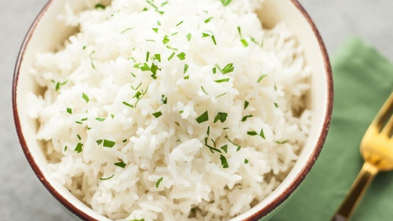 Why rice should not be cooked in water: we share the best way