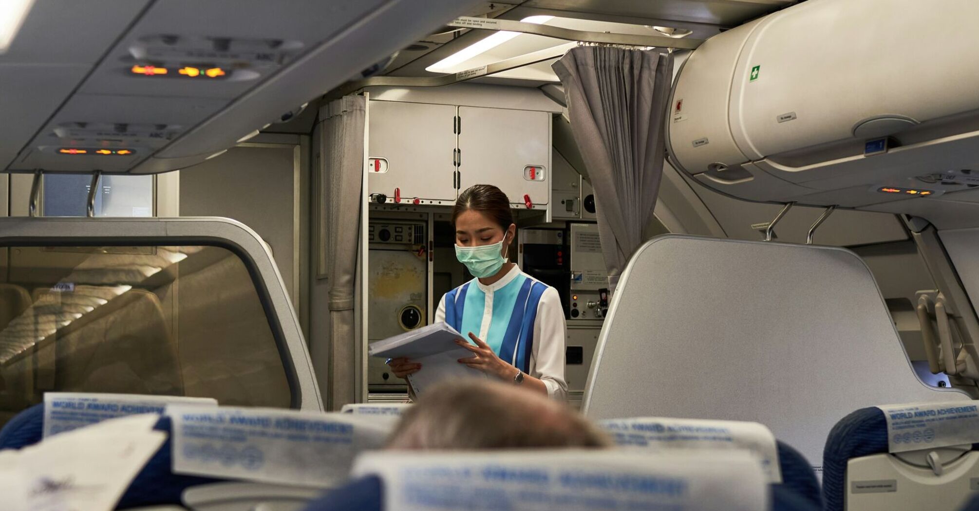 Stewardess reveals the real reason why the crew greets passengers during boarding: there is an ulterior motive