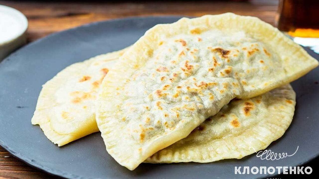 Lazy chebureks without dough and pita bread: what else to replace the base in a meat dish