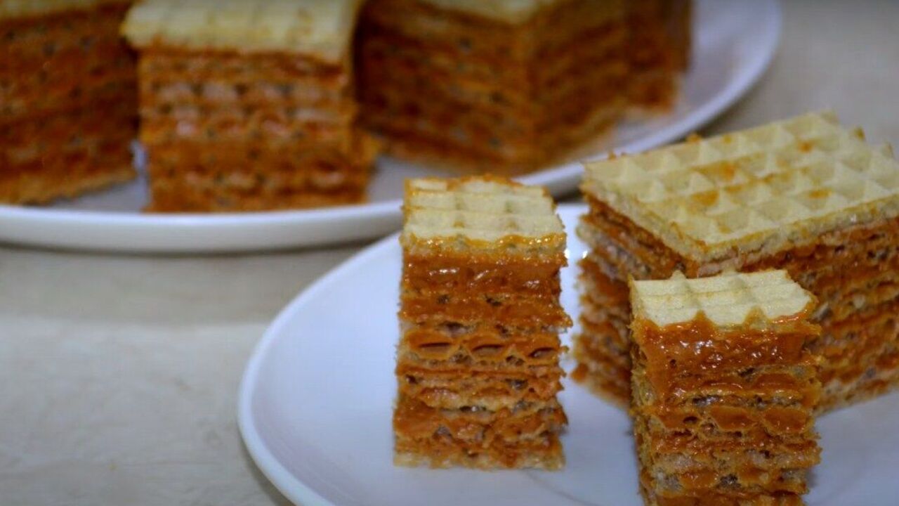 Wafer cake with a secret: how to make a dessert in a new way