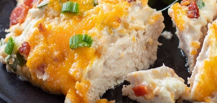 Juicy minced chicken nests for a hearty lunch: add pineapples and lots of cheese