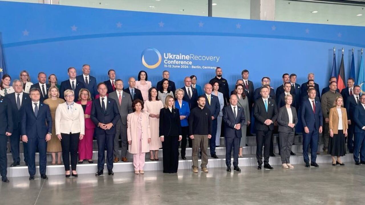 "Let's rebuild Ukraine!" Ukraine Recovery Conference takes place in Berlin, Zelenskyy calls for a "terror blackout" against Russia. Video