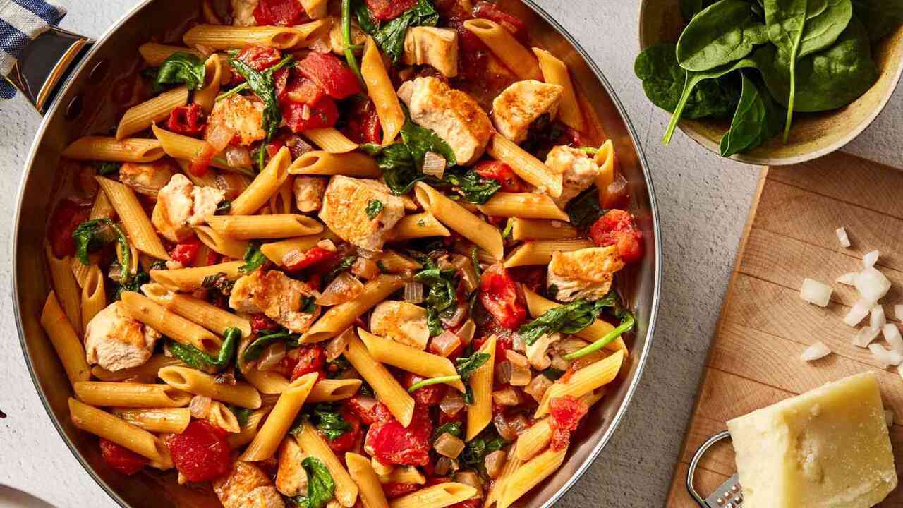 Pasta with sprats for dinner: a recipe for a budget and satisfying dish