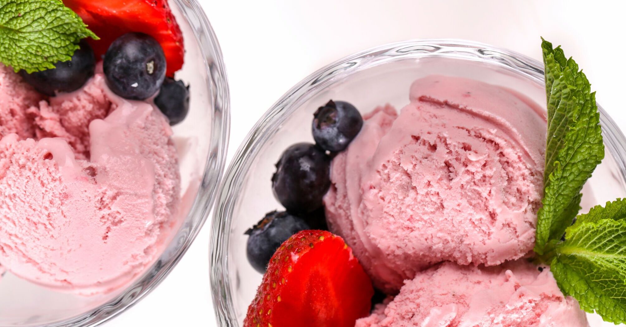 Strawberry ice cream with condensed milk and meringue: how to make the perfect seasonal dessert