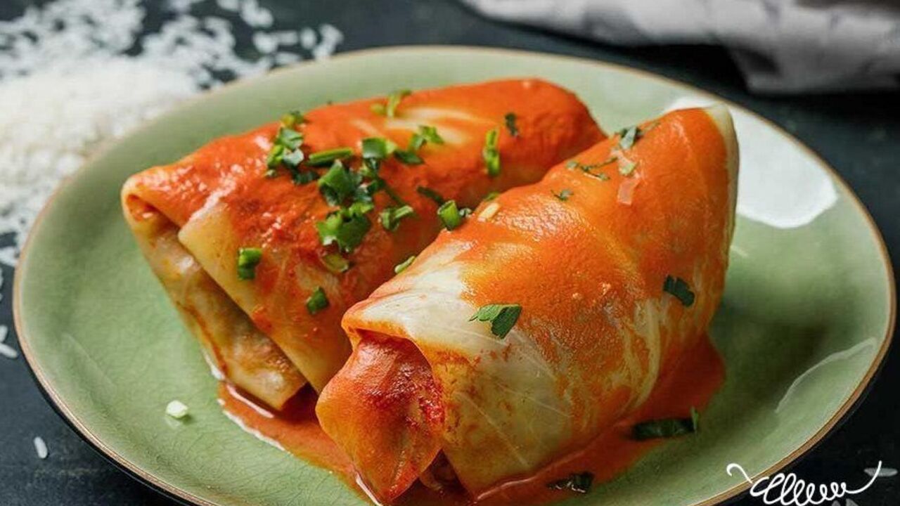 What to cook cabbage rolls with besides rice and minced meat: turn out even more hearty