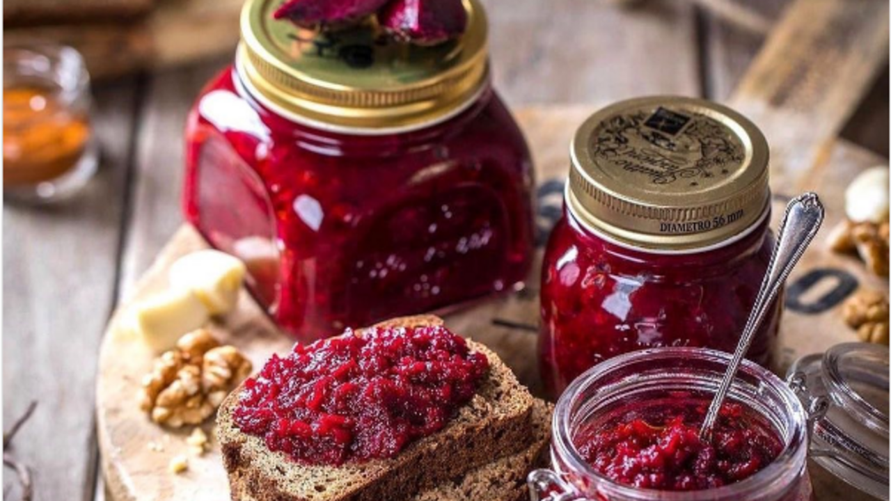 Beet caviar for winter: can be stored in jars and even frozen