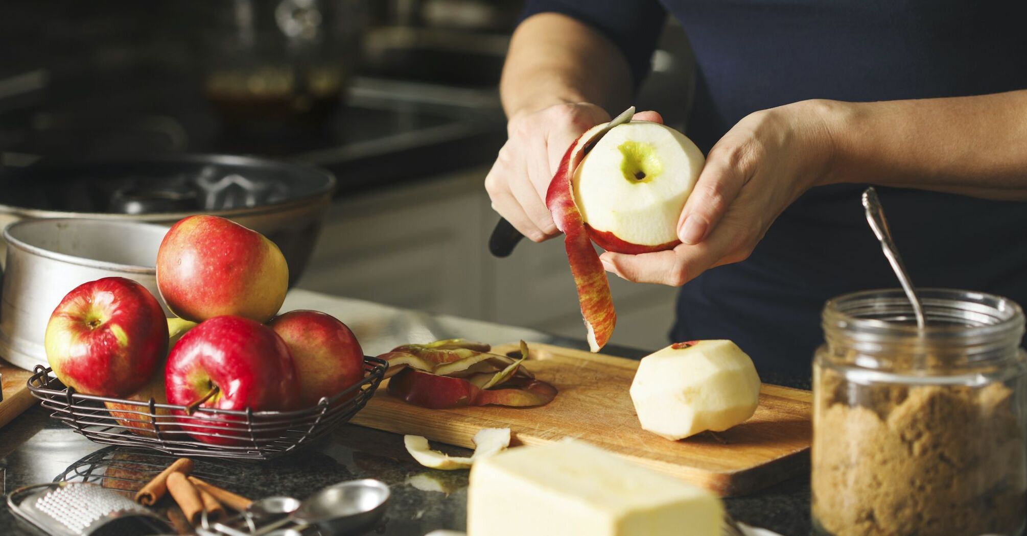 The most elementary strudel without dough: what to make a dessert from