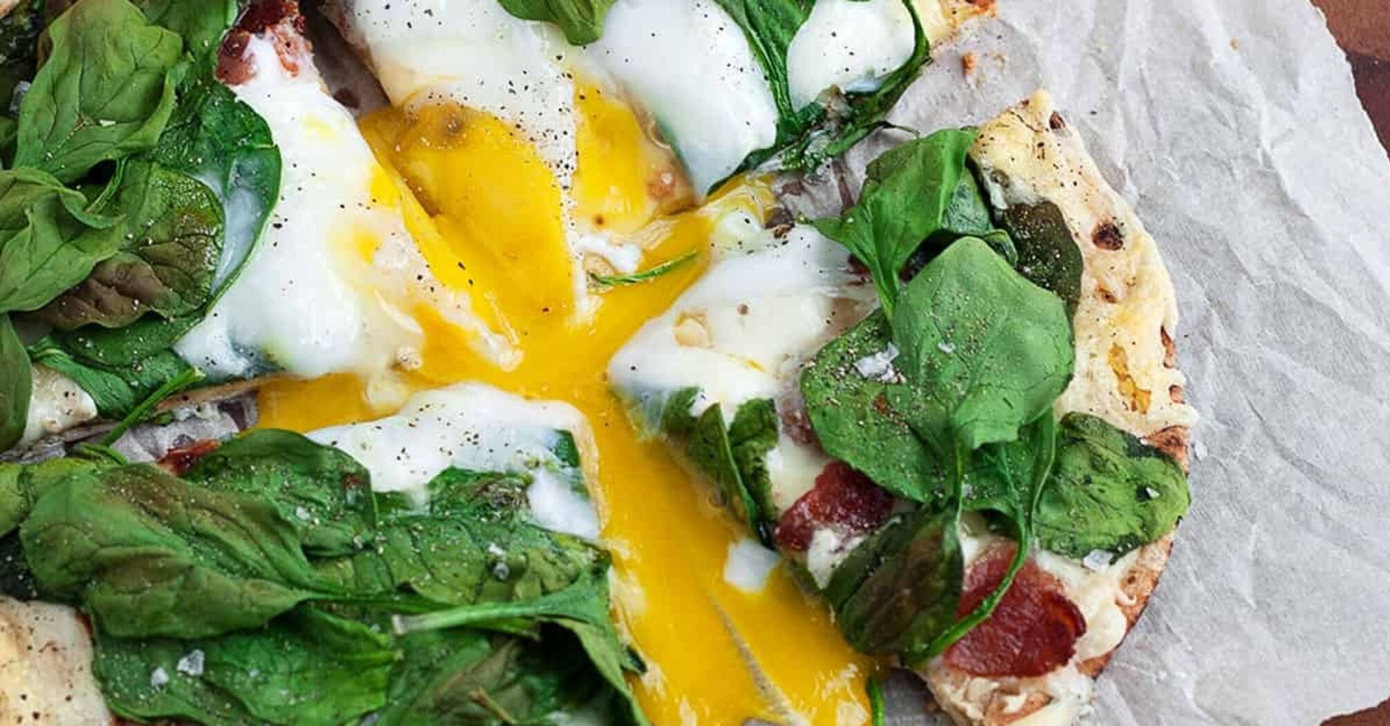Simple breakfast with seasonal vegetables in pita bread: how to prepare a hearty dish