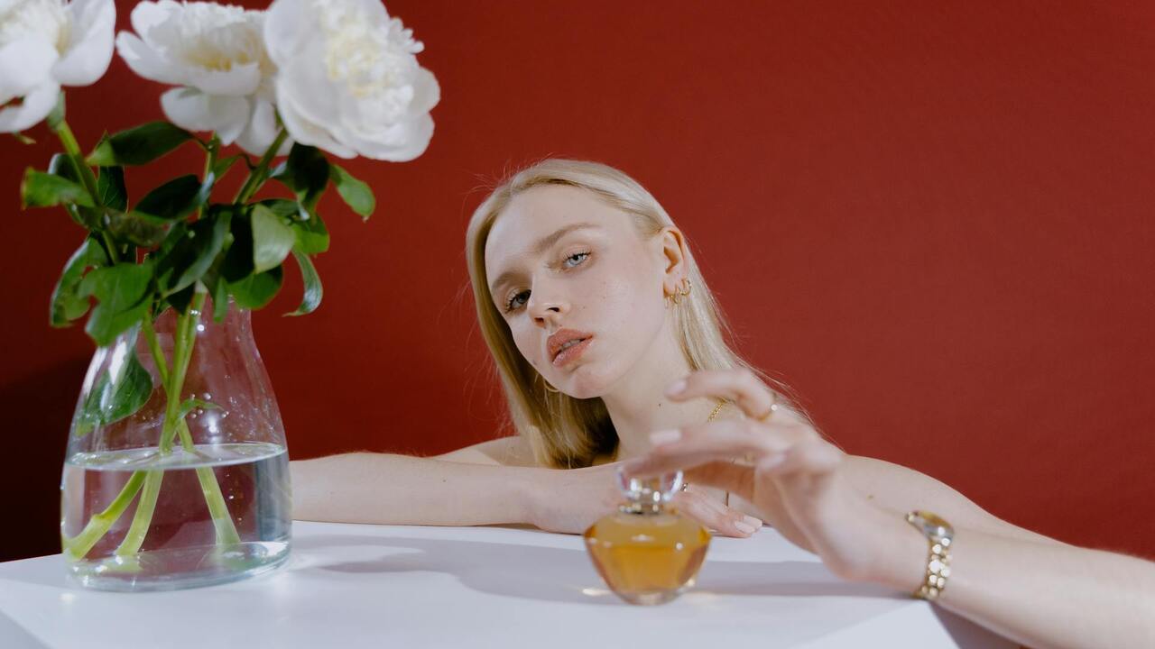 Beware of online fraud: how to protect yourself from buying fake luxury perfumes