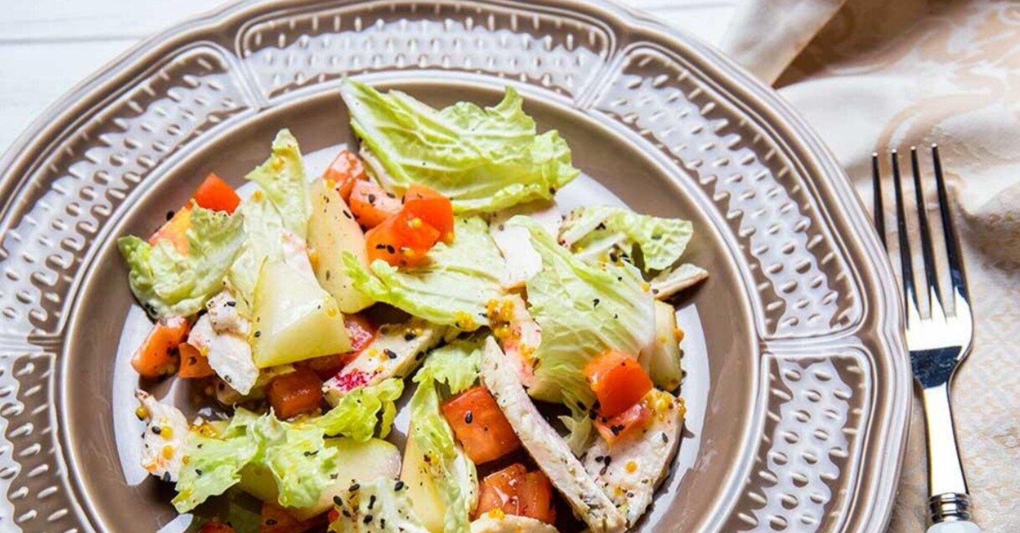 The simplest three-ingredient salad: a recipe without mayonnaise