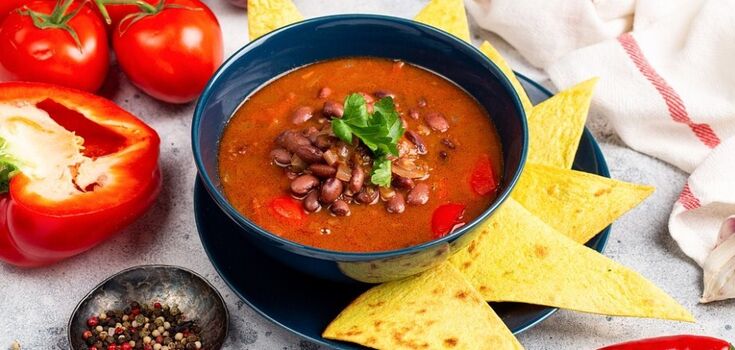 How to cook a rich soup with smoked sausage: tastier than solyanka
