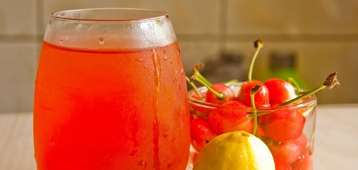 Refreshing cherry kvass: how to make a drink with dry yeast