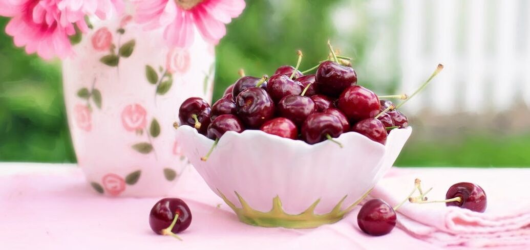 Dried cherries at home: basic rules for preparation and cooking