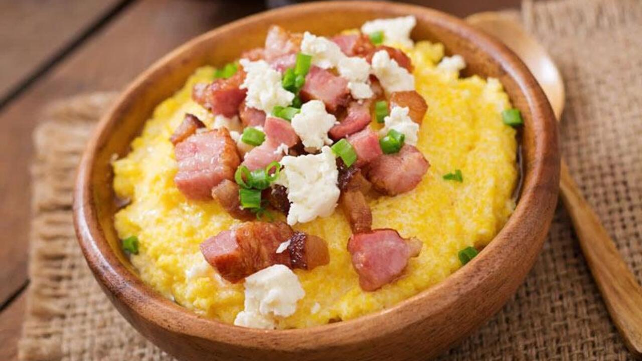 Real Georgian banosh with bryndza cheese and mushrooms: what cereal to add
