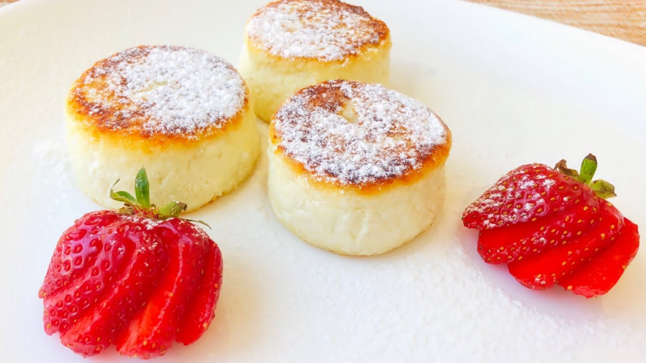 Cheesecakes, like in a restaurant: very fluffy, tender and not falling apart
