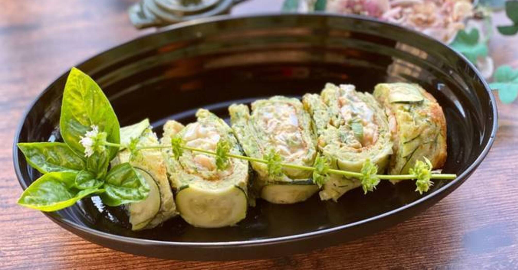 How to make zucchini roll: a budget dish idea for the whole family