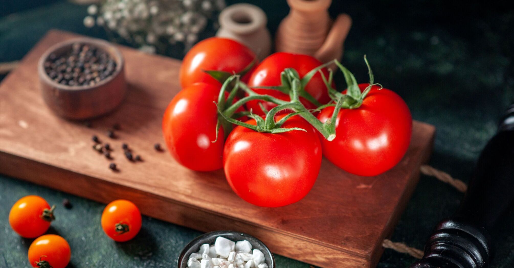 Quick pickled tomatoes, like sour: you can eat in a day
