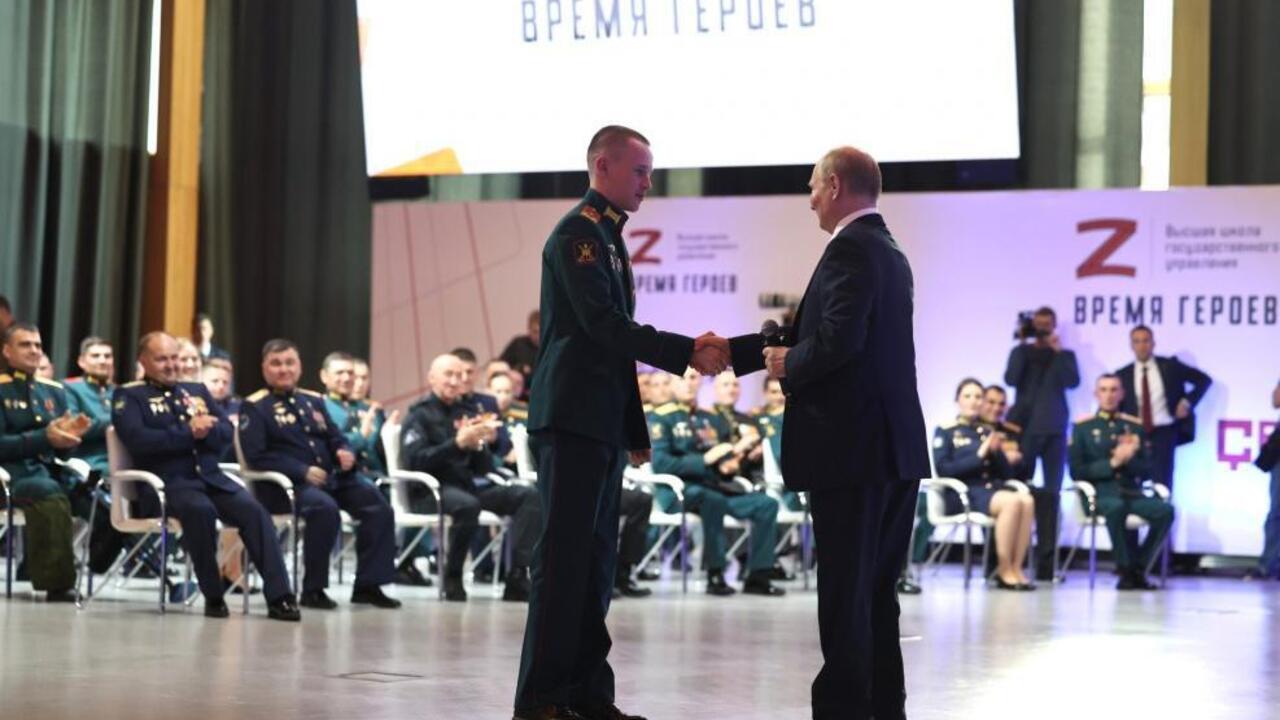 Putin promises Russians a prominent career in the government if they join the army - ISW