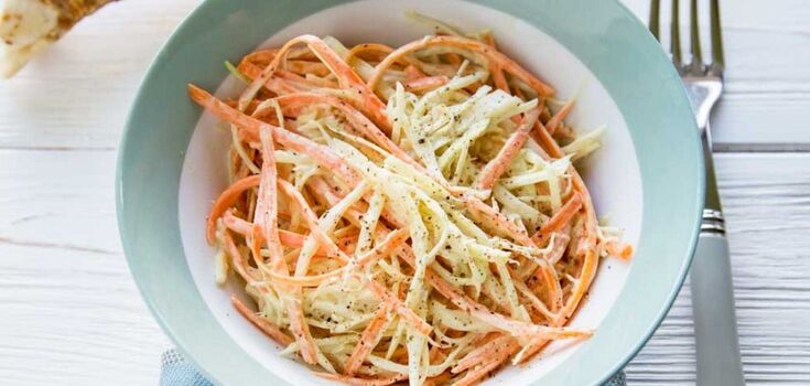 Budget coleslaw salad in 5 minutes: with cabbage and carrots