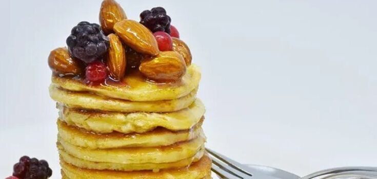 Pancakes that always turn out fluffy: what to cook with