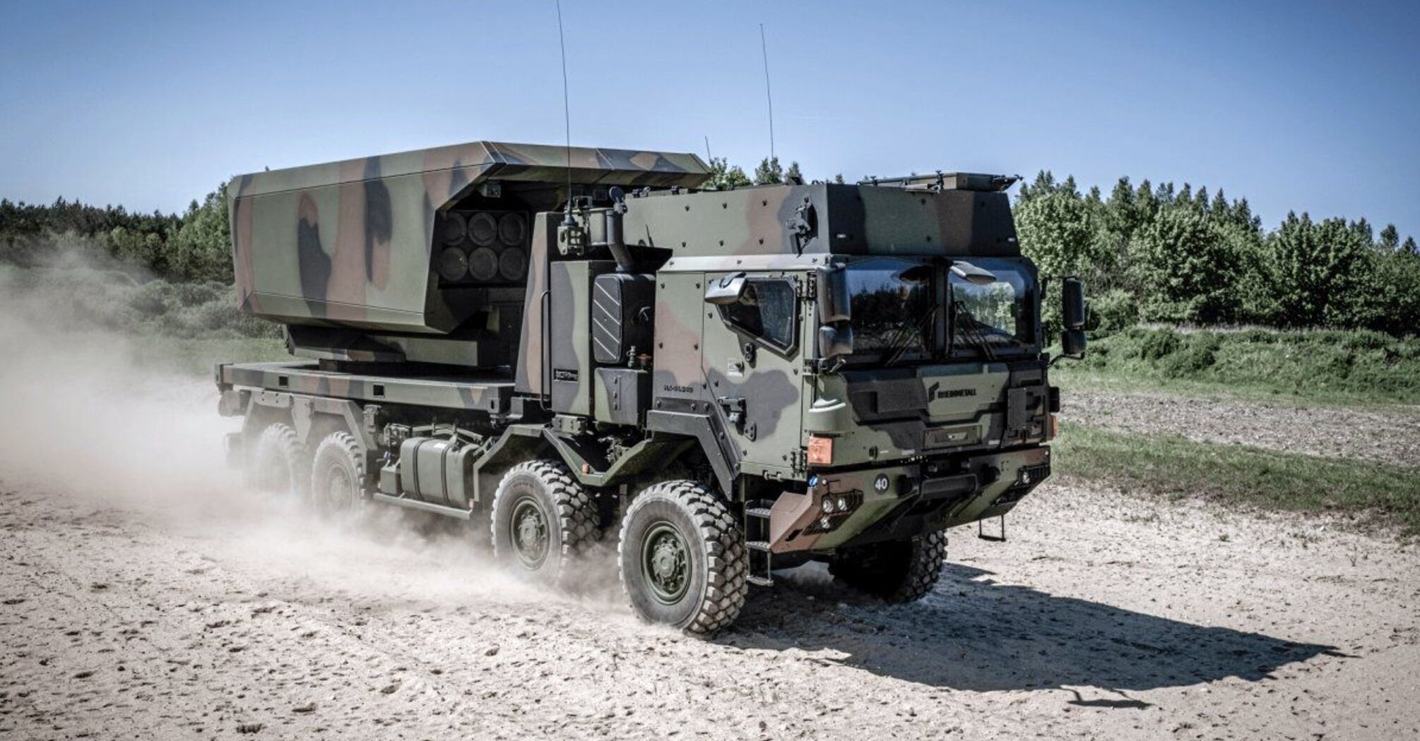 Zaktualizowany HIMARS: niemiecki koncern zaprezentował MLRS dla masowego pocisku manewrującego dalekiego zasięgu JASSM. Zdjęcie.