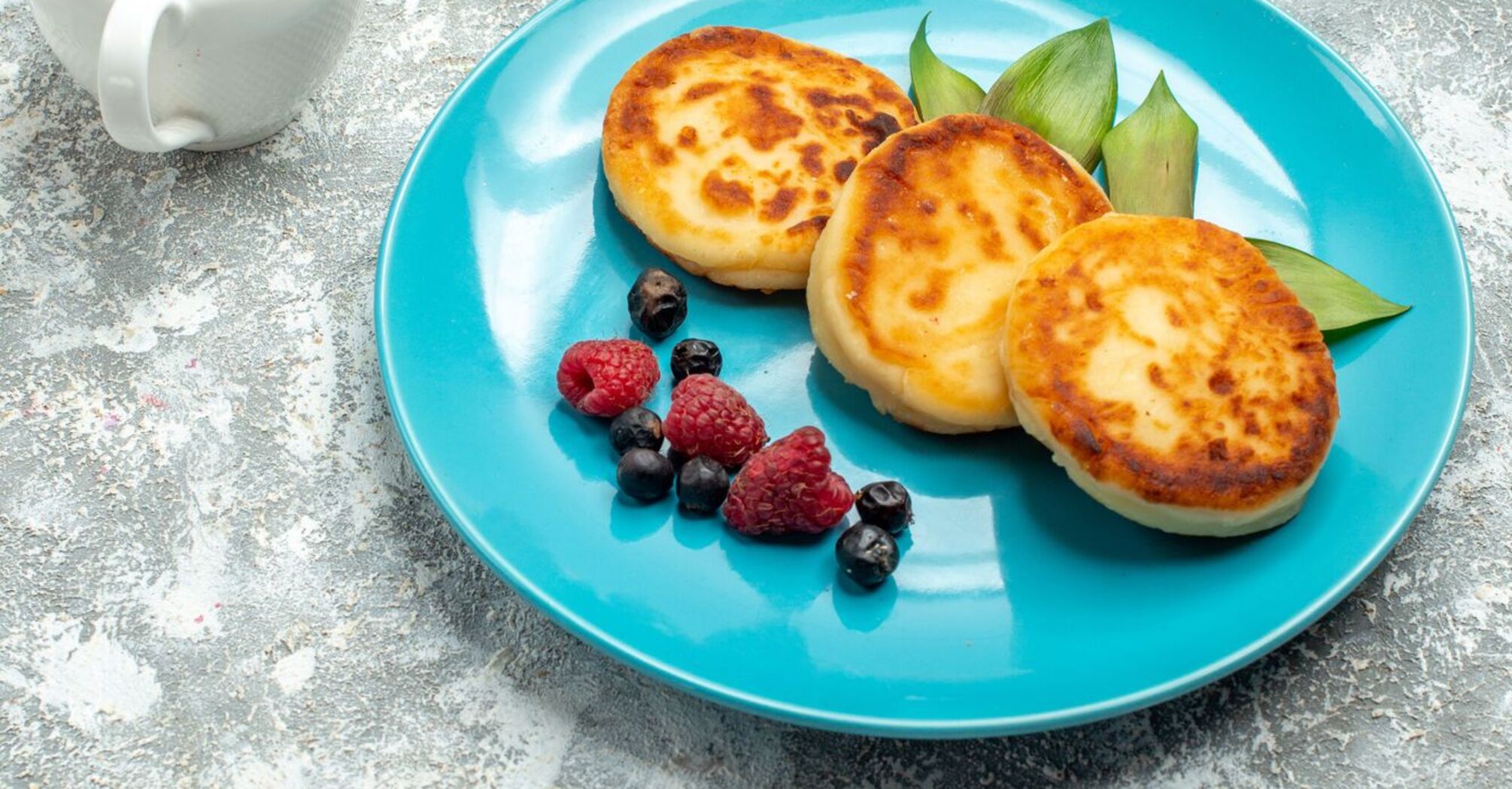 The most delicate syrniki in the oven: a dish that children will definitely like