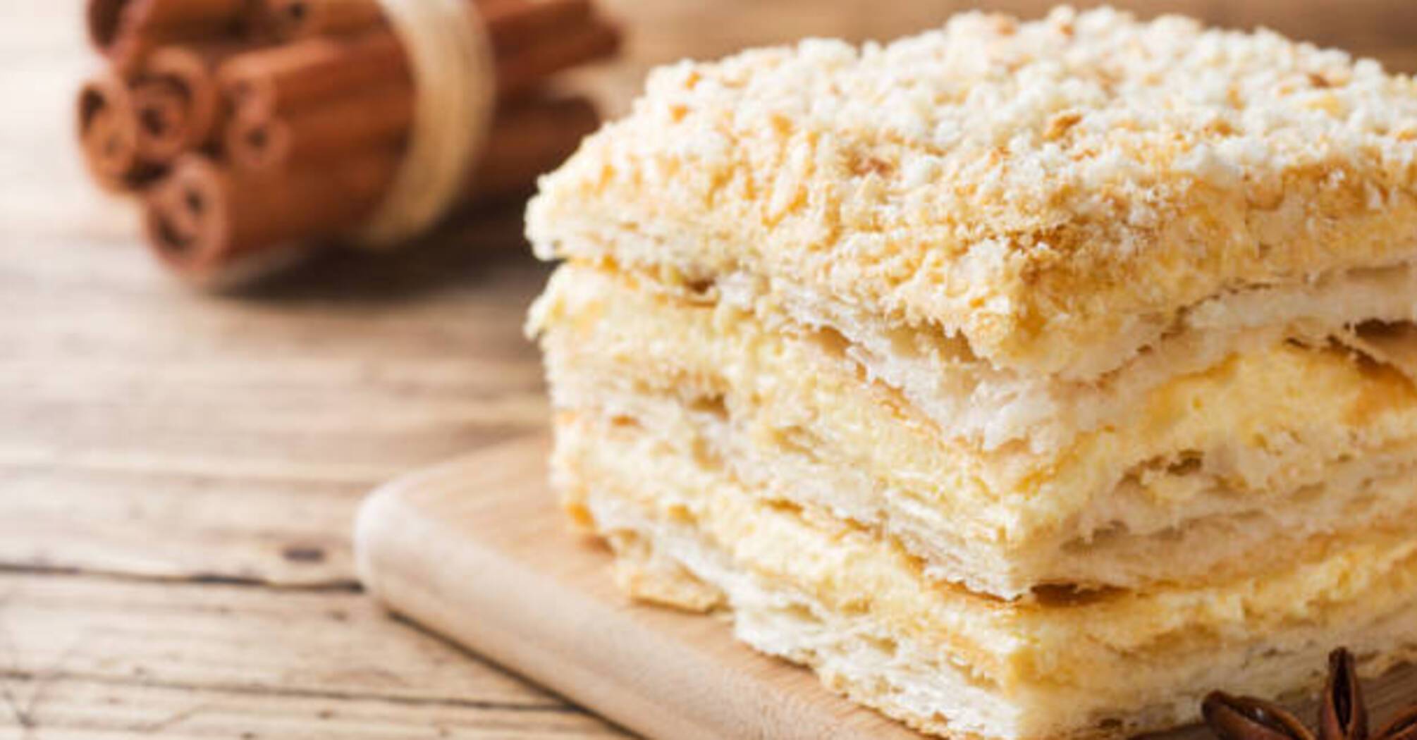 No dough and no baking: a new way to make Napoleon cake with a special cream