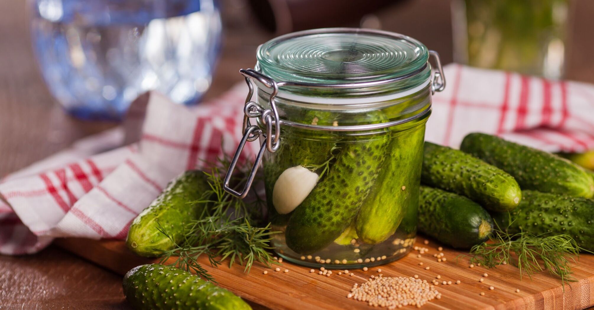 Pickled cucumbers with mustard in 5 minutes: preparing a refreshing summer appetizer