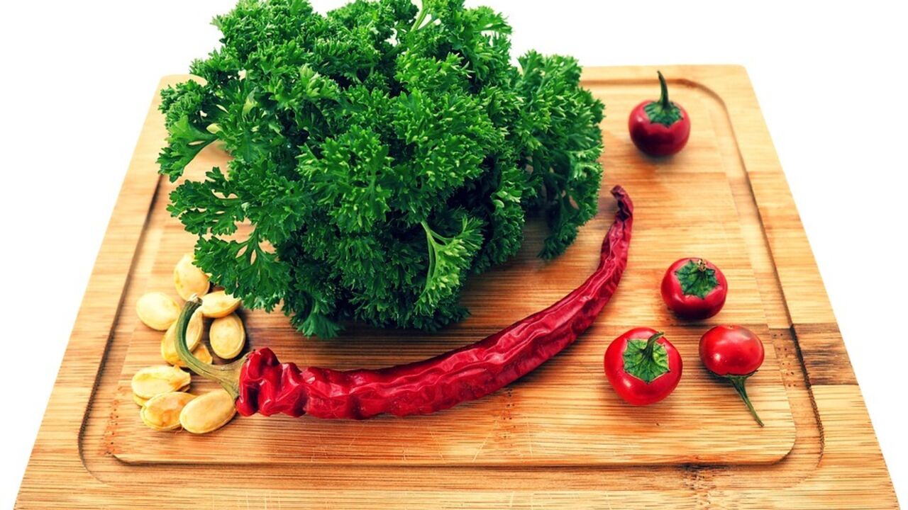 How to pickle parsley for the winter so that it stays fresh
