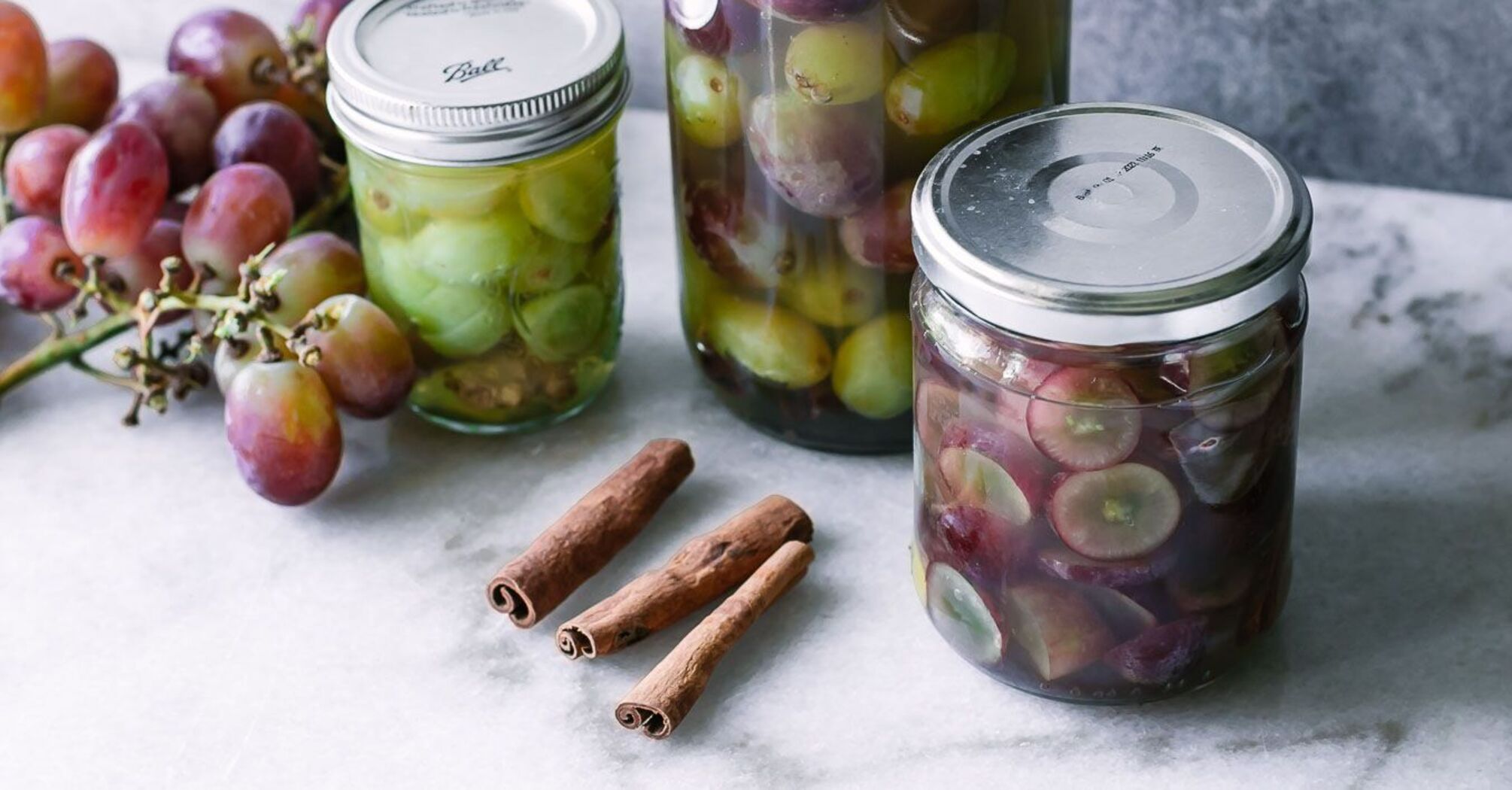 Delicious pickled grapes without vinegar for winter