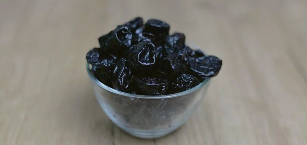 How to dry plums for prunes: the easiest recipe